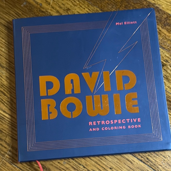 David Bowie Retrospective and Coloring Book - Picture 1 of 11